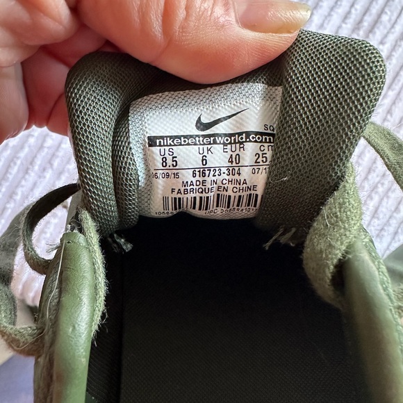 Nike Air Max Thea Premium - Carbon Green / Metallic Gold (616723-304) - Size 8.5 - Picture 5 of 7